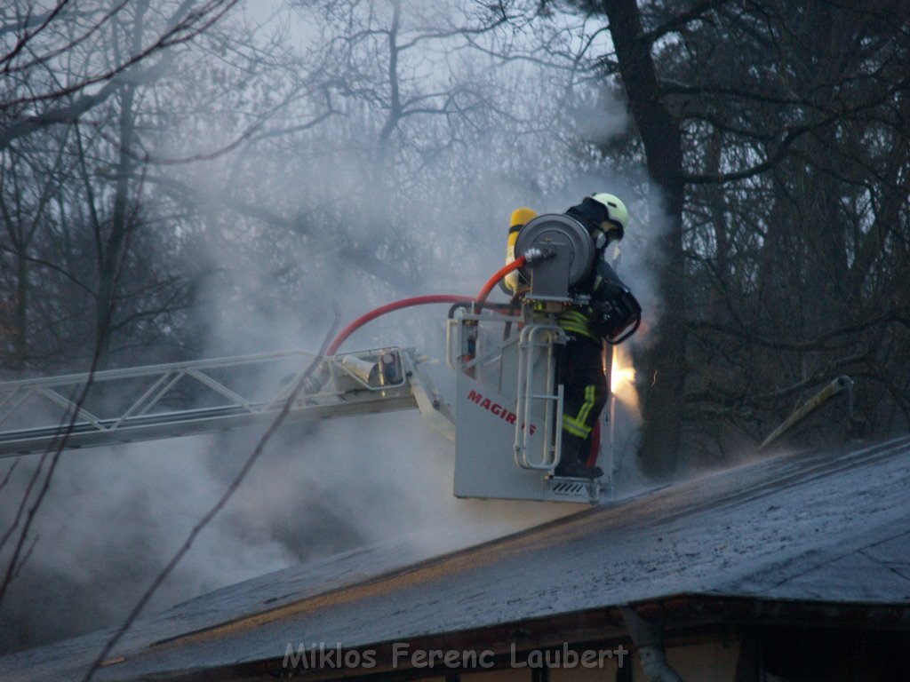 Brand Gaststaette Koeln Dellbrueck Thielenbrucher Allee   P46.JPG